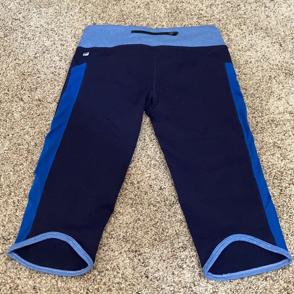 Fabletics capris - Picture 3 of 7